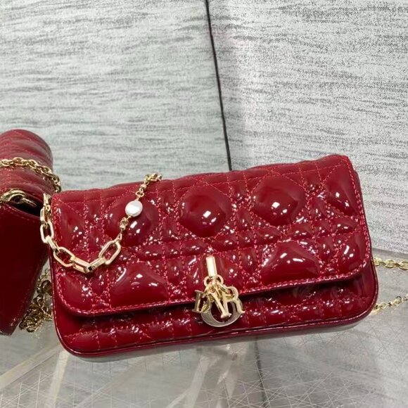 Classic DIOR Bag: A Stylish and Versatile Choice for Elegance - Picture 1 of 4